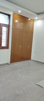 6 BHK + Pooja Room 123 Sq.Mt. Independent House in RWA Apartments Sector 45