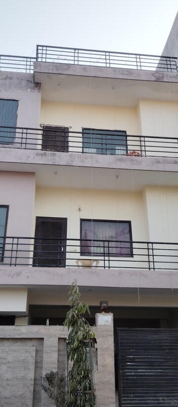 6 BHK Independent House – Exterior View View at RWA Apartments Sector 45, Sector 45 - for Sale