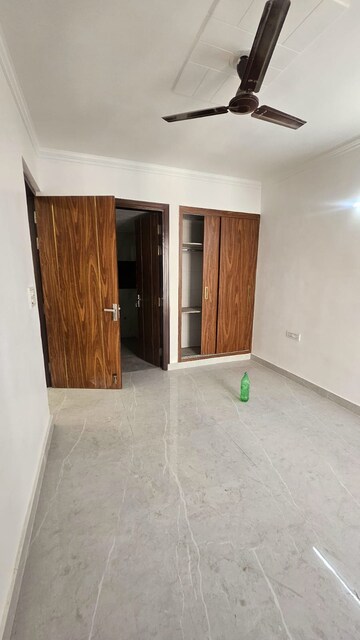 Room in 3 BHK Apartment at Sector 11 Dwarka – for Rent