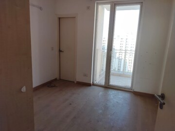 Room in 3 BHK Apartment at Emaar Gurgaon Greens, Sector 102 – for Rent