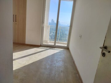 Room in 3 BHK Apartment at Emaar Gurgaon Greens, Sector 102 – for Rent