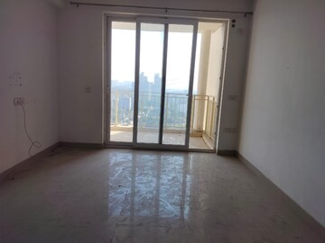 Room in 3 BHK Apartment at Emaar Gurgaon Greens, Sector 102 – for Rent