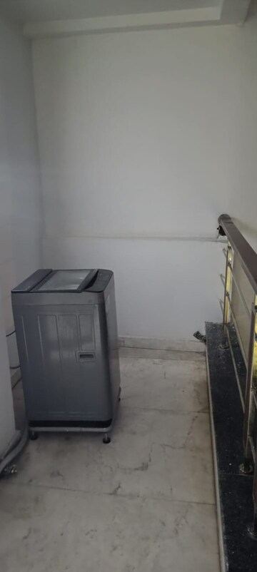 Furnished Amenities in 3 BHK Builder Floor at Ansal Sushant Lok I, Sector 43 – for Rent