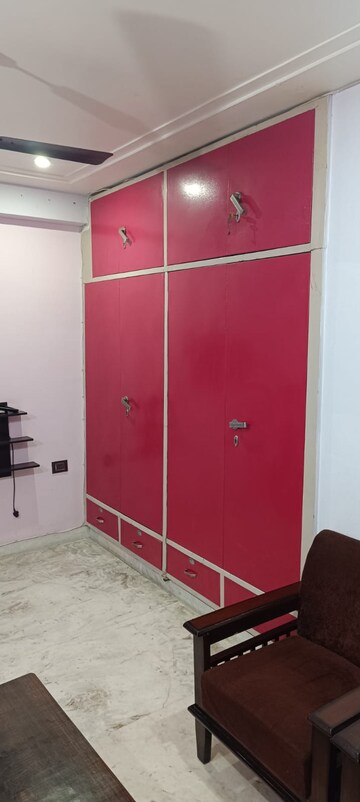 Furnished Amenities in 3 BHK Builder Floor at Ansal Sushant Lok I, Sector 43 – for Rent