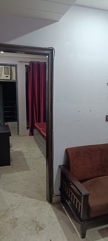 Building Lobby in 3 BHK Builder Floor at Ansal Sushant Lok I, Sector 43 – for Rent