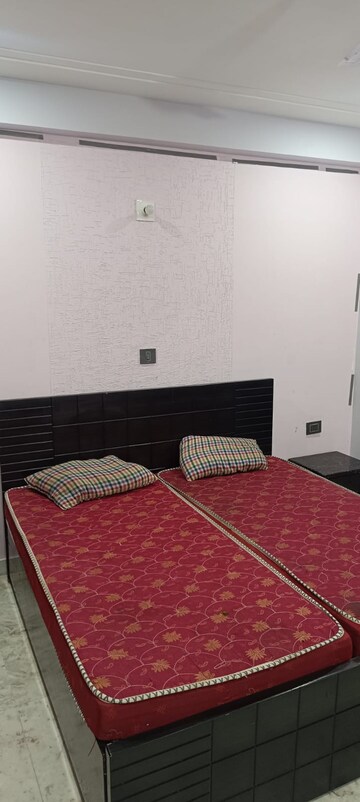 Bedroom in 3 BHK Builder Floor at Ansal Sushant Lok I, Sector 43 – for Rent