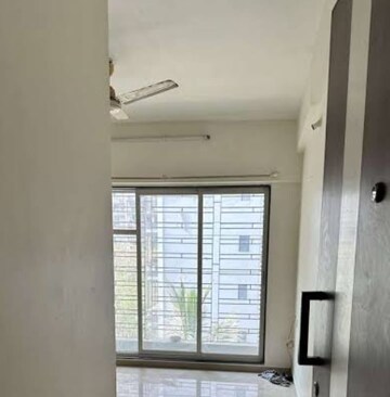 Room in 1 BHK Apartment at Lokhandwala Spring Grove, Kandivali East – for Sale