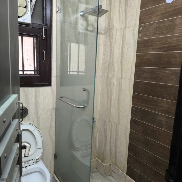 Bathroom, janakpuri 3 Bedroom 1350 Sq.Ft. Builder Floor In Janakpuri Delhi 8156743