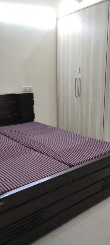Bedroom in 1 BHK Builder Floor at Sector 54 – for Rent