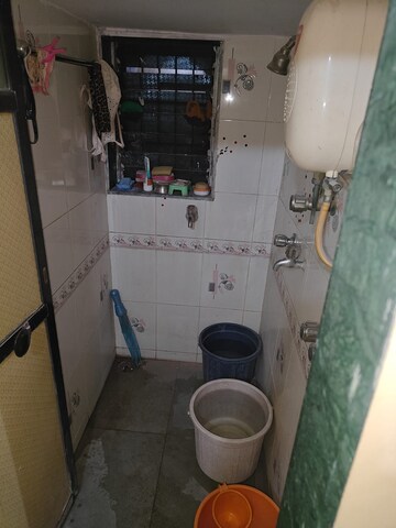 Bathroom in 1 BHK Apartment at Dombivli West – for Rent