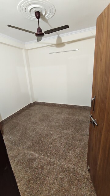 Room in 2 BHK Apartment at Sector 23 Dwarka – for Rent