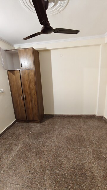 Room in 2 BHK Apartment at Sector 23 Dwarka – for Rent