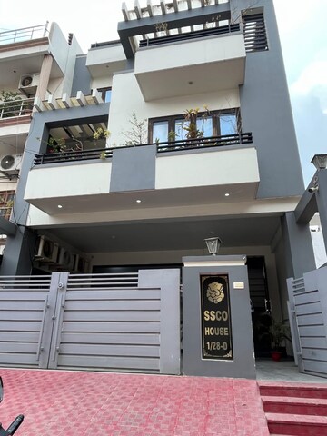 2 BHK Builder Floor For Rent in Gomti Nagar Lucknow  8156809