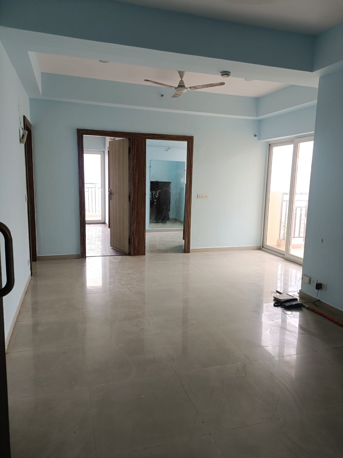 3 BHK Apartment For Sale in Mahagun Meadows