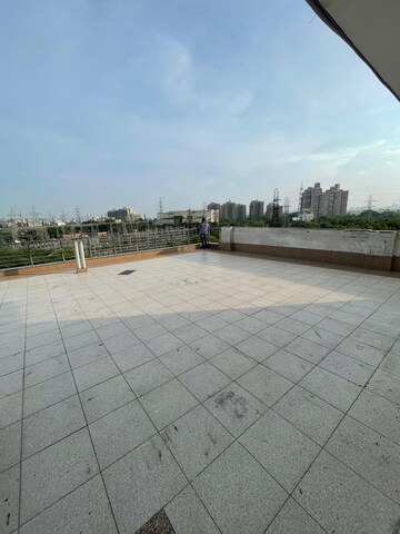 Parking in 2 BHK Builder Floor at Ansal Sushant Lok I, Sector 43 – for Rent