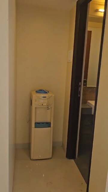 Room in 3 BHK Apartment at Zakaria House, Bandra West – for Rent