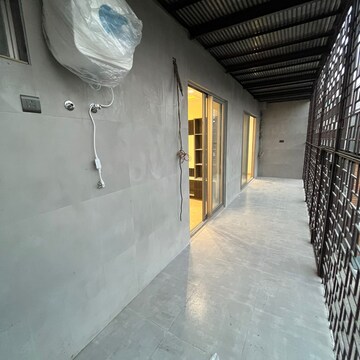 Parking in 4 BHK Builder Floor at Janakpuri – for Sale