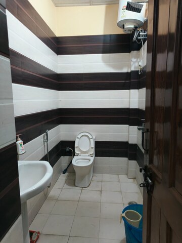 Master Bedroom in 2 BHK Builder Floor at Indira Nagar – for Rent