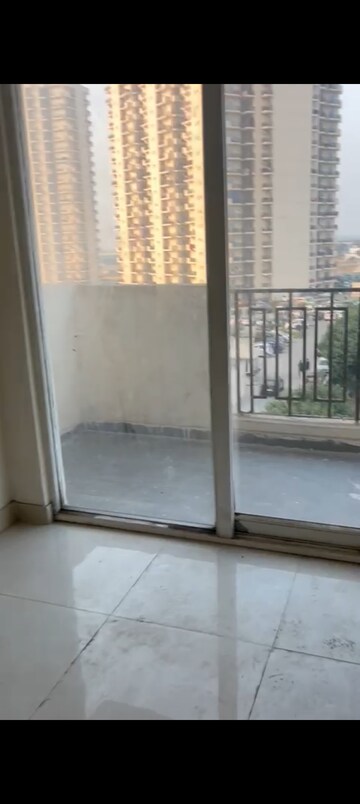 Room in 2 BHK Apartment at Signature Global The Roselia, Sector 95a – for Sale