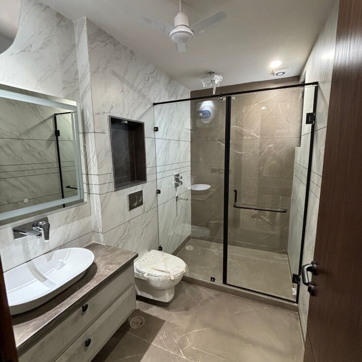 Bathroom, janakpuri 4 Bedroom 2925 Sq.Ft. Builder Floor In Janakpuri Delhi 8156986