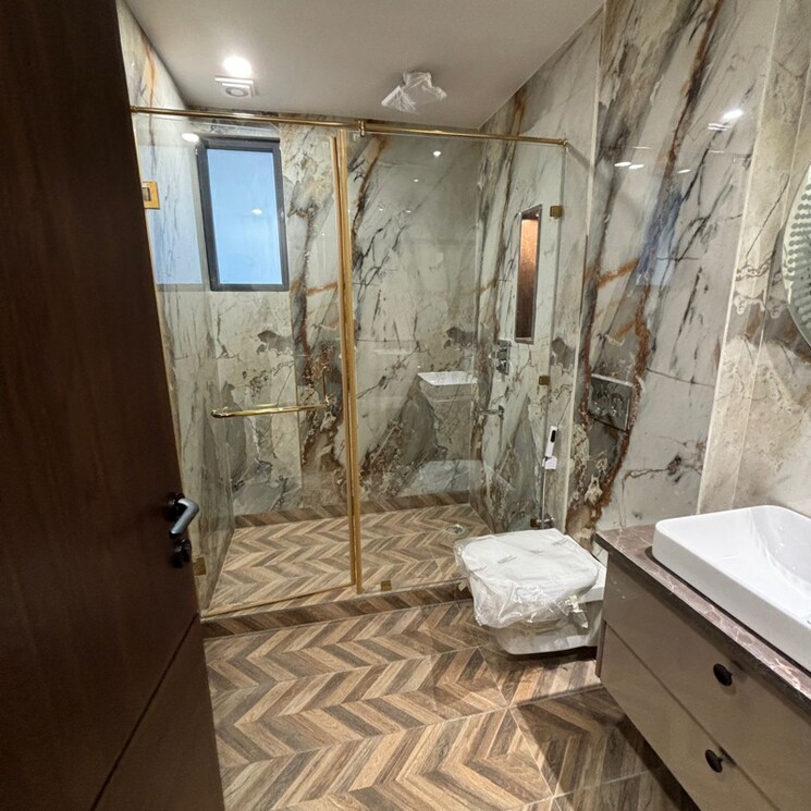 Bathroom, janakpuri 4 Bedroom 2925 Sq.Ft. Builder Floor In Janakpuri Delhi 8156986