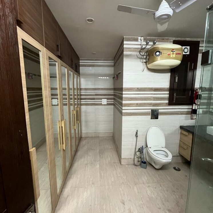 Bathroom, janakpuri 4 Bedroom 2925 Sq.Ft. Builder Floor In Janakpuri Delhi 8157040