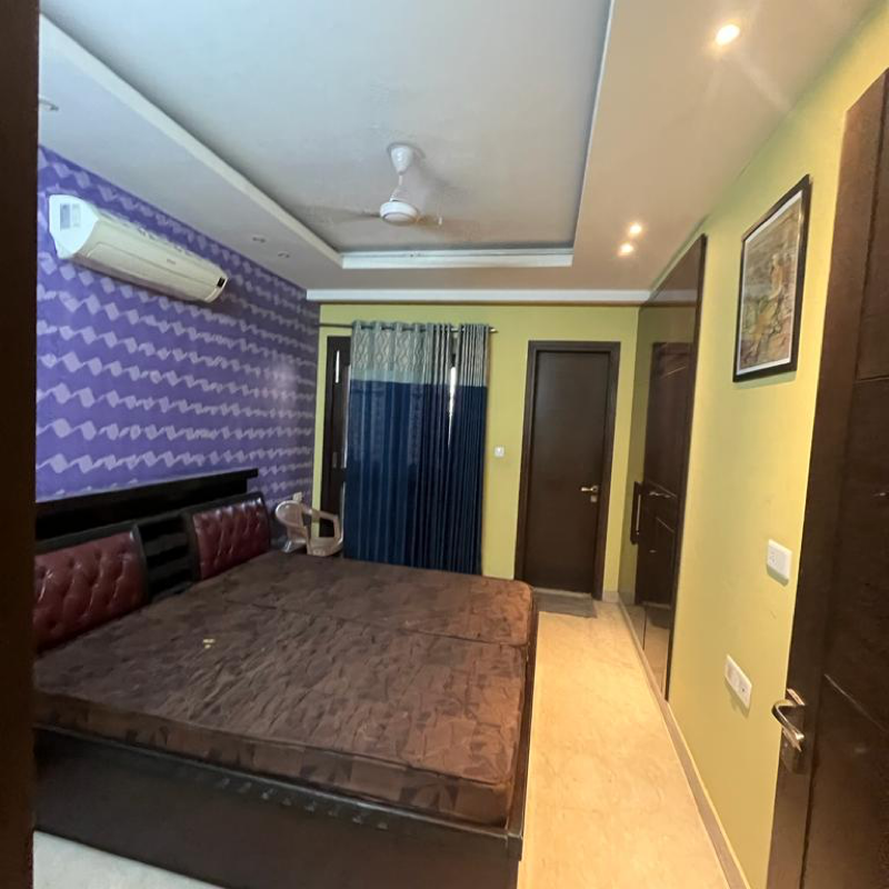 4 BHK + Extra Room Builder Floor For Sale in Janakpuri 