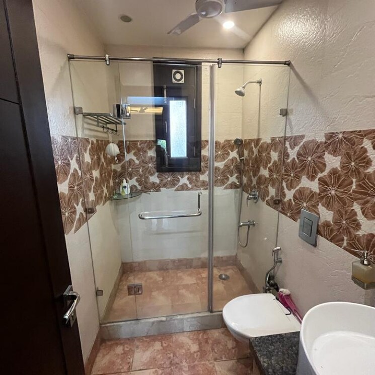 Bathroom, janakpuri 4 Bedroom 2925 Sq.Ft. Builder Floor In Janakpuri Delhi 8157040