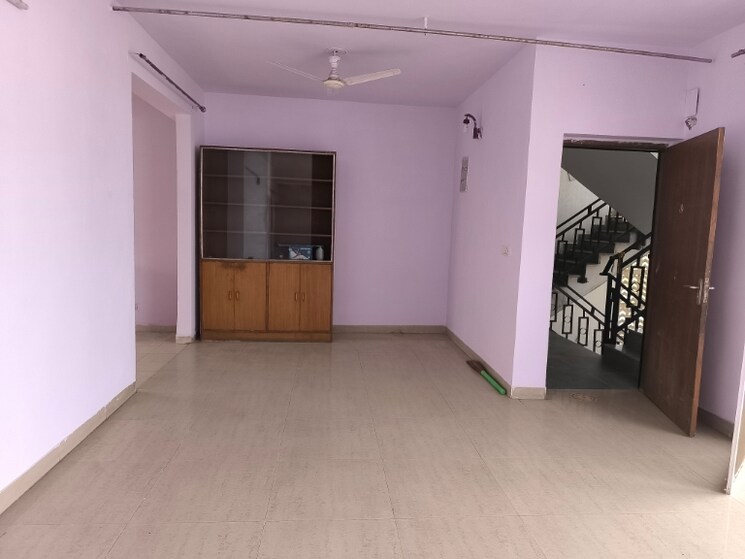 Room, puri-vip-floors 3 Bedroom 2700 Sq.Ft. Apartment In Sector 81 Faridabad 8157062