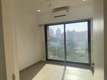 Room in 3 BHK Apartment at Kalpataru Radiance, Goregaon West – for Rent