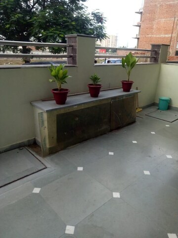 Kitchen in 3 BHK Builder Floor at BPTP Parkland, Sector 75 – for Sale