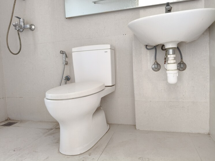 Bathroom, hiranandani-estate-solitaire-c 1 Bedroom 450 Sq.Ft. Apartment In Ghodbunder Road Thane 8157091