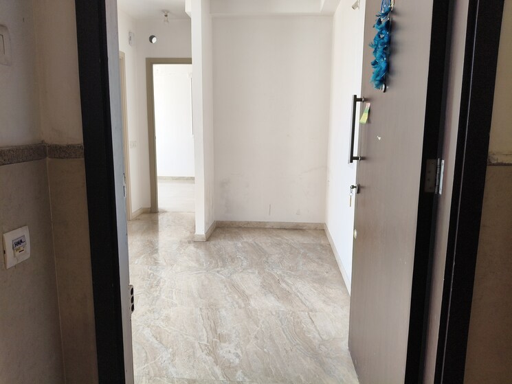 Room, hiranandani-lavinia 1 Bedroom 500 Sq.Ft. Apartment In Ghodbunder Road Thane 8157100