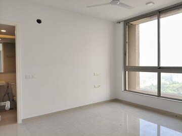 Room in 2 BHK Apartment at Hiranandani Delanna, Ghodbunder Road – for Sale