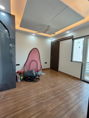 Room in 3 BHK Builder Floor at BPTP Park Central, Sector 85 – for Sale