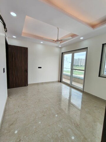 Room in 3 BHK Builder Floor at BPTP Park Central, Sector 85 – for Sale