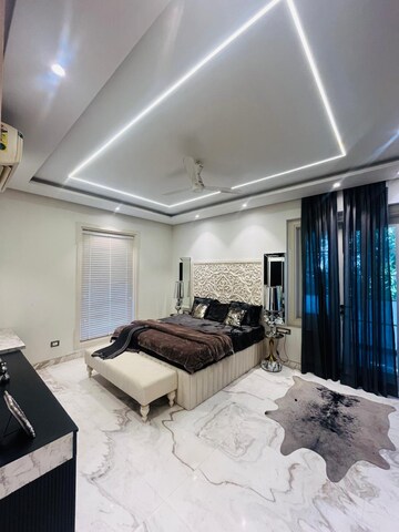 Living Room in 4 BHK Builder Floor at Eros Rosewood City, Sector 49 – for Sale