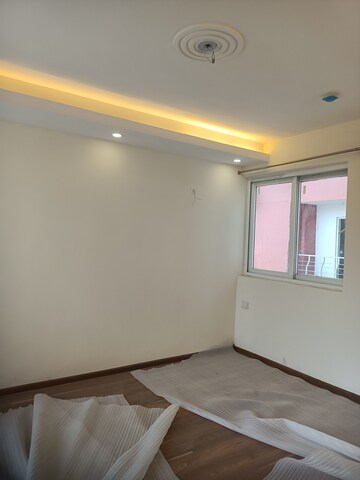Room in 3 BHK Apartment at The 3C Lotus Panache, Sector 110 – for Rent
