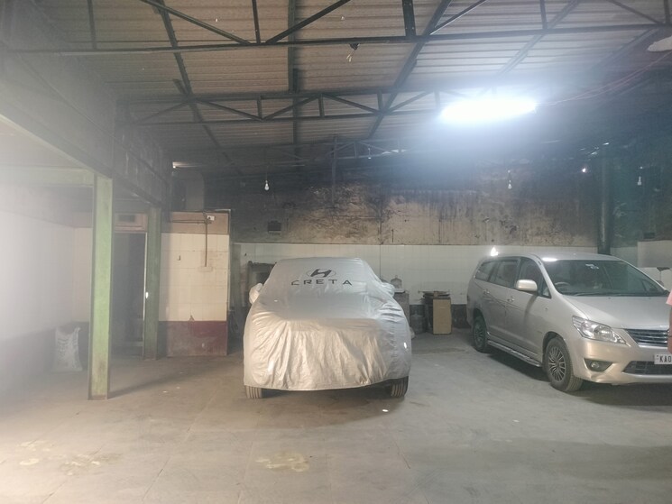 Parking, halasuru Commercial Warehouse 4000 Sq.Yd. In Halasuru Bangalore 8157182