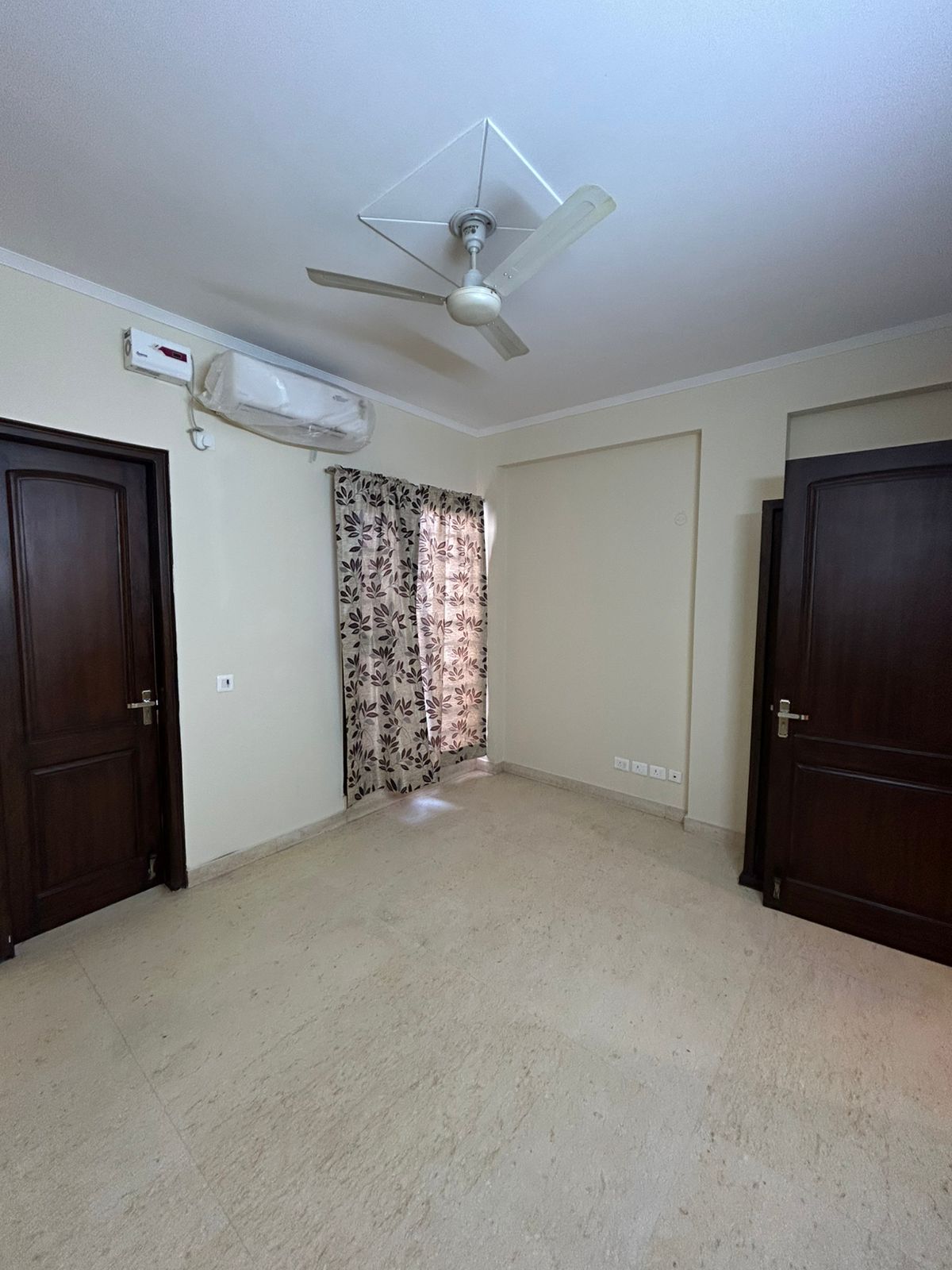 4 BHK + Study Room 342 Sq.Yd. Builder Floor in Empire Floors