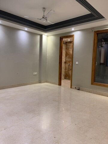 Room in 3 BHK Builder Floor at Paschim Vihar – for Rent