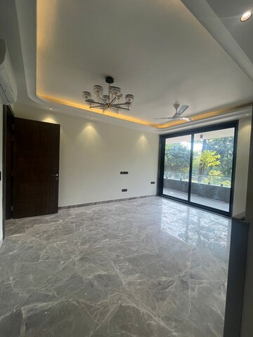 Room in 4 BHK Builder Floor at Kohli One Malibu Town, Sector 47 – for Sale