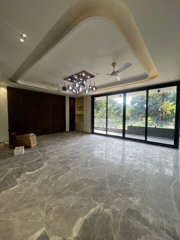 Room in 4 BHK Builder Floor at Kohli One Malibu Town, Sector 47 – for Sale