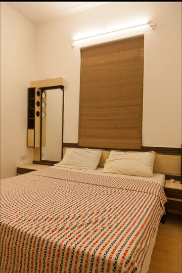 Bedroom in 1 BHK Apartment at Tulsi Mahal, Khar West – for Rent