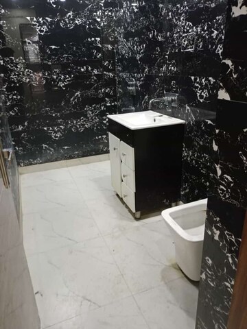 Team Area in 3 BHK Builder Floor at Paschim Vihar – for Rent