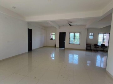 Room in  Office Space at Morabadi – for Rent