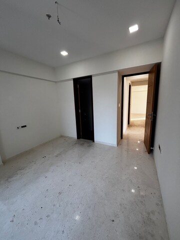 Room in 3 BHK Apartment at Ekta Tripolis, Goregaon West – for Rent