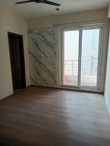 Room in 3 BHK Apartment at The 3C Lotus Panache, Sector 110 – for Rent