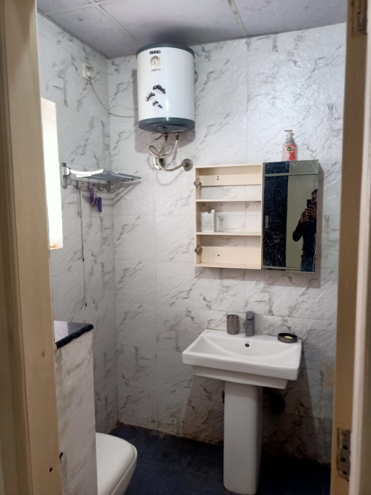 Bathroom, aura-homes 3 Bedroom 1150 Sq.Ft. Apartment In Patiala Road Zirakpur 8157469