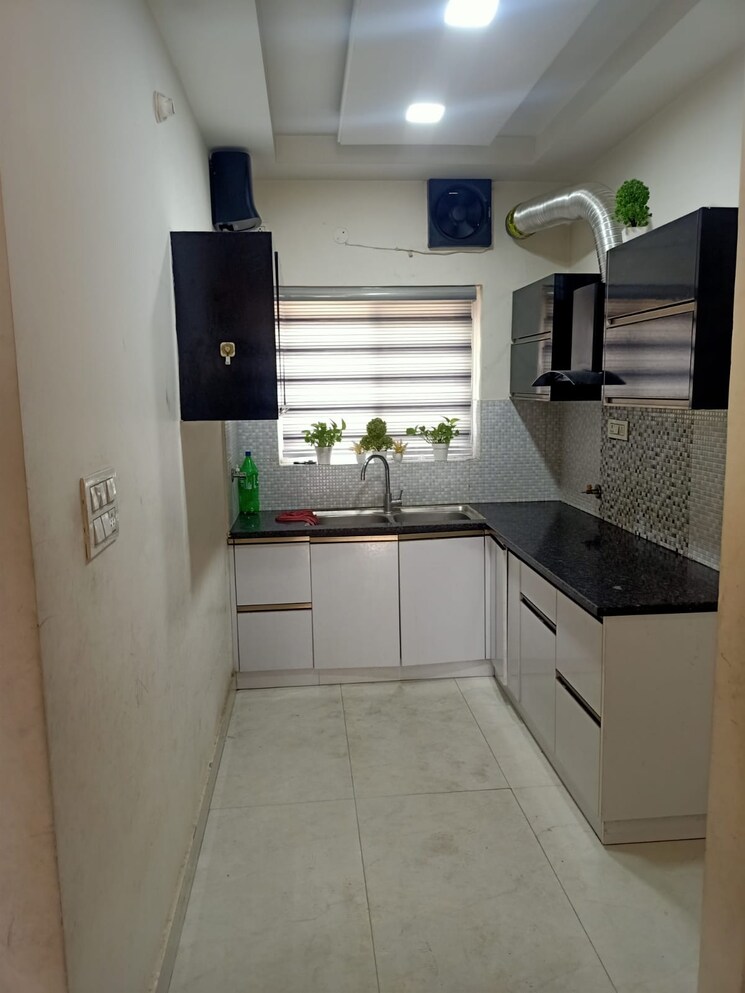 Kitchen, aura-homes 3 Bedroom 1150 Sq.Ft. Apartment In Patiala Road Zirakpur 8157469